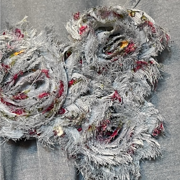 Grey Tank Top with Floral Neck line - Picture 5 of 7